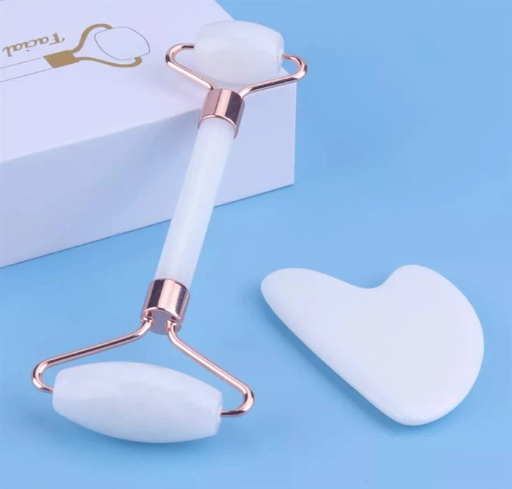 Bộ dụng cụ Gua Sha và con lăn ngọc bích trắng thạch anh hồng tự nhiên