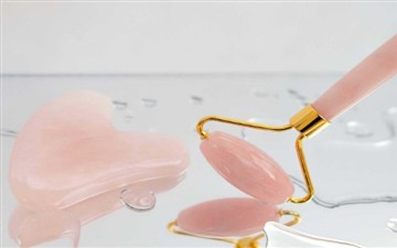 Cách bảo quản dụng cụ Jade Roller và Gua Sha