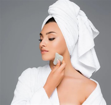 Có nên tắm vòi hoa sen hoặc tắm ngay sau khi Gua Sha