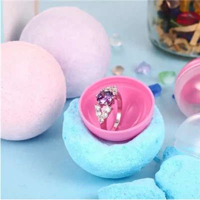 Bom tắm với đồ trang sức bên trong