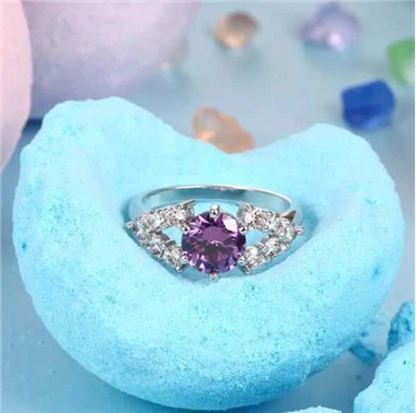 Bom tắm đồ trang sức bất ngờ cho trẻ em